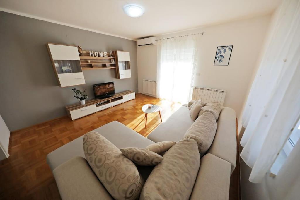 Luxury Apartment Petra With Private Pool 자다르 외부 사진