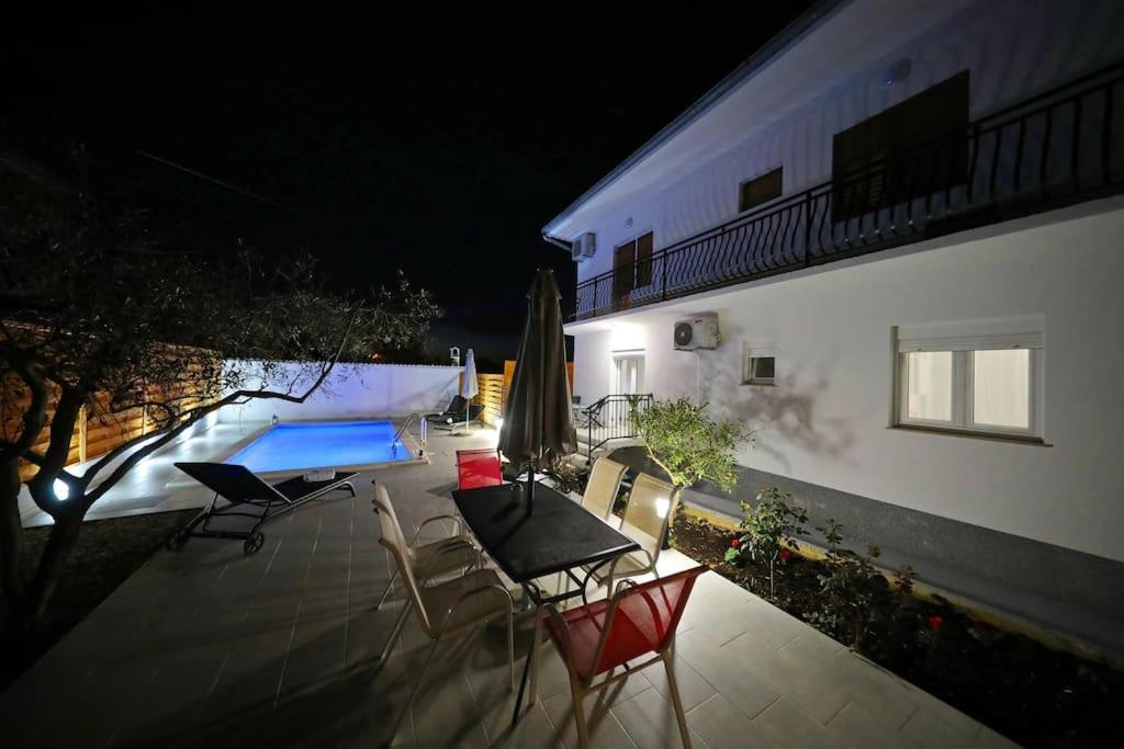 Luxury Apartment Petra With Private Pool 자다르 외부 사진