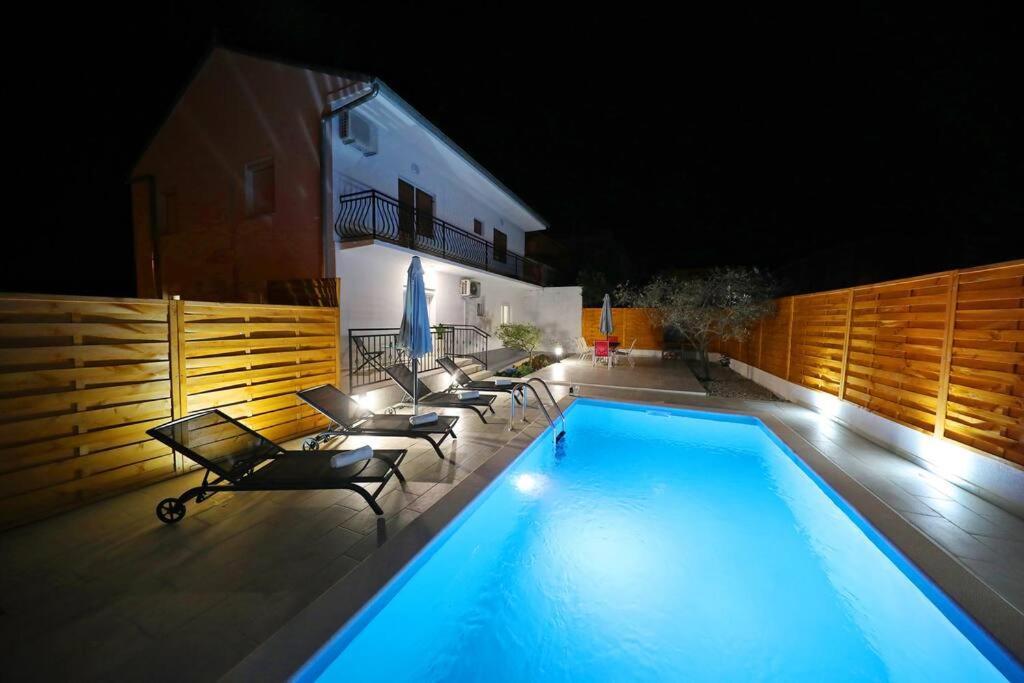 Luxury Apartment Petra With Private Pool 자다르 외부 사진