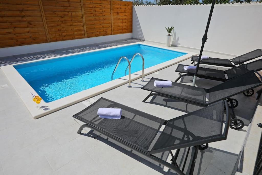Luxury Apartment Petra With Private Pool 자다르 외부 사진