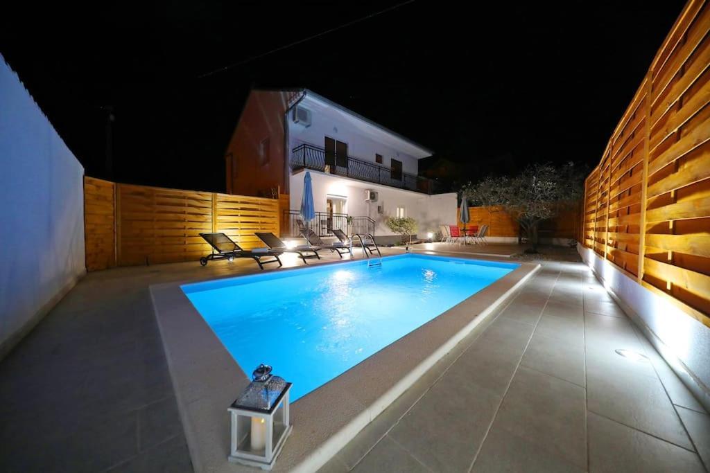 Luxury Apartment Petra With Private Pool 자다르 외부 사진